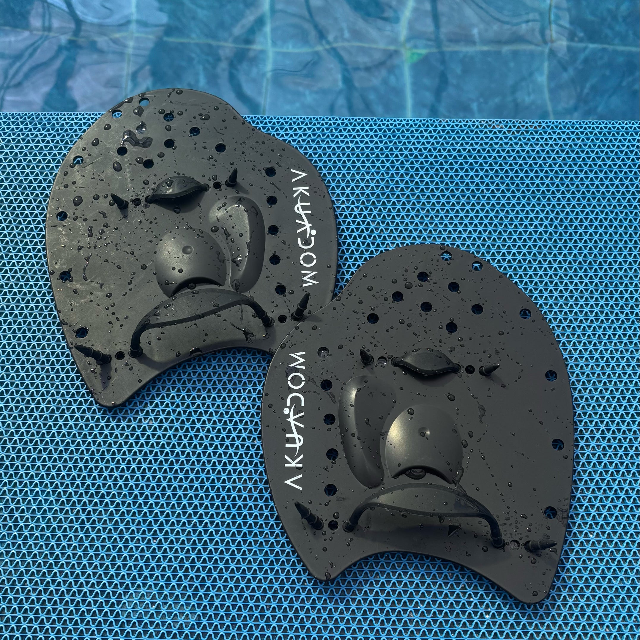 PALETAS/MANOPLAS AKUADOM